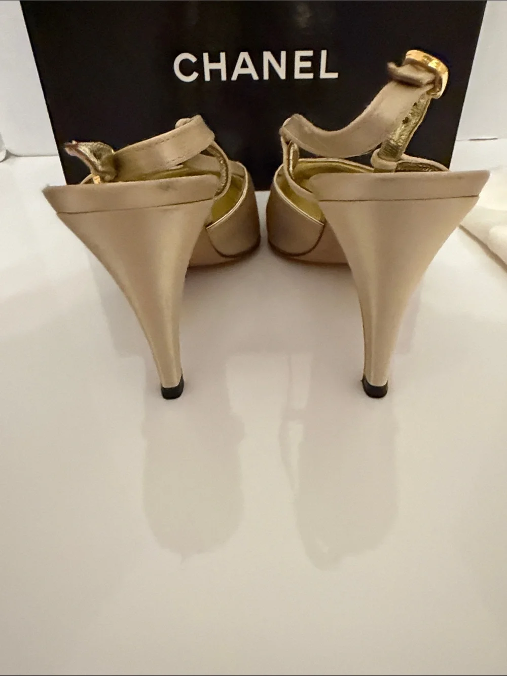 CHANEL satin Beige and Gold Pointed Slingback Heels size 38 Vintage excellent